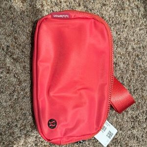 Lululemon belt bag (everywhere belt bag)